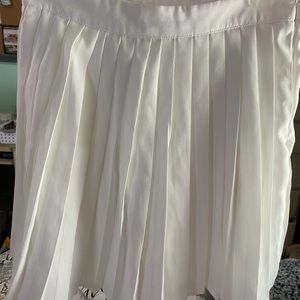 White skirt. Size medium. ROMWE
